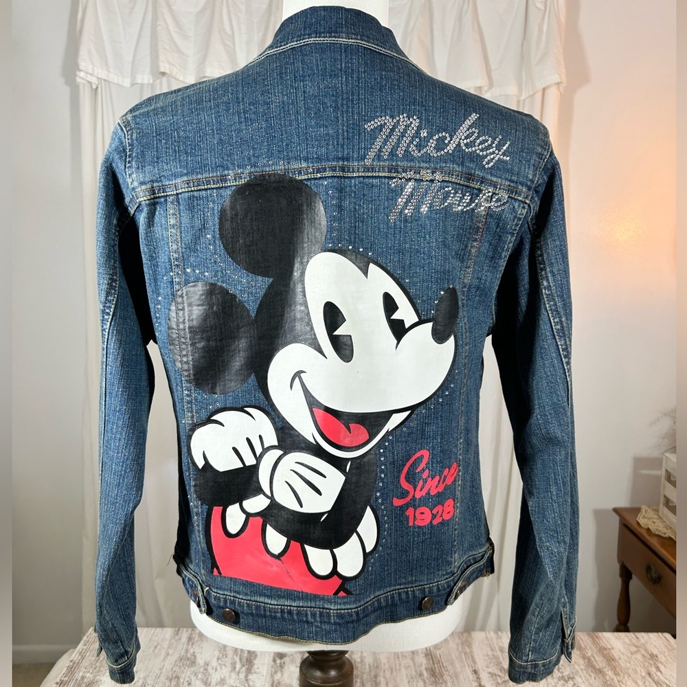Women’s NWT Authentic Disney Retro Mickey Mouse Denim trucker Jacket size medium